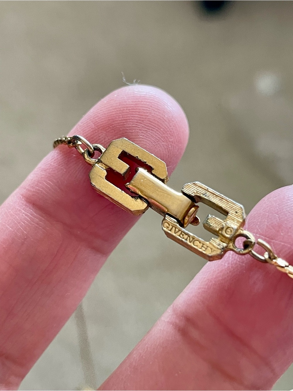 Givenchy vintage Gold-Tone Square Pendant Necklace - Picture 2 of 4